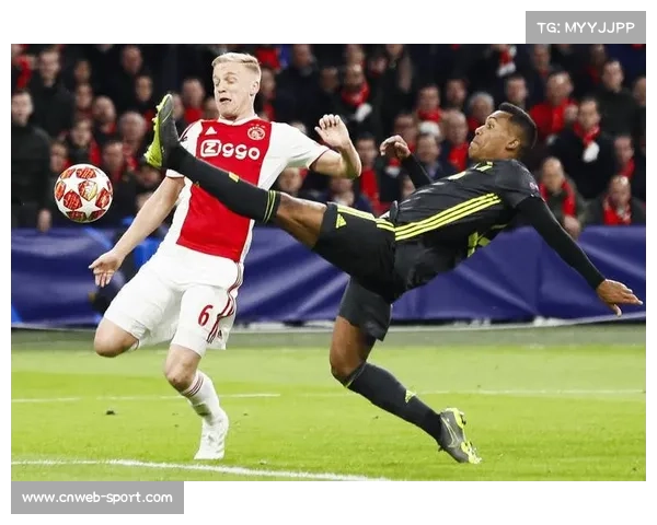 阿贾克斯4-2逆转卡拉巴赫，终结开局五连败获赛季首胜